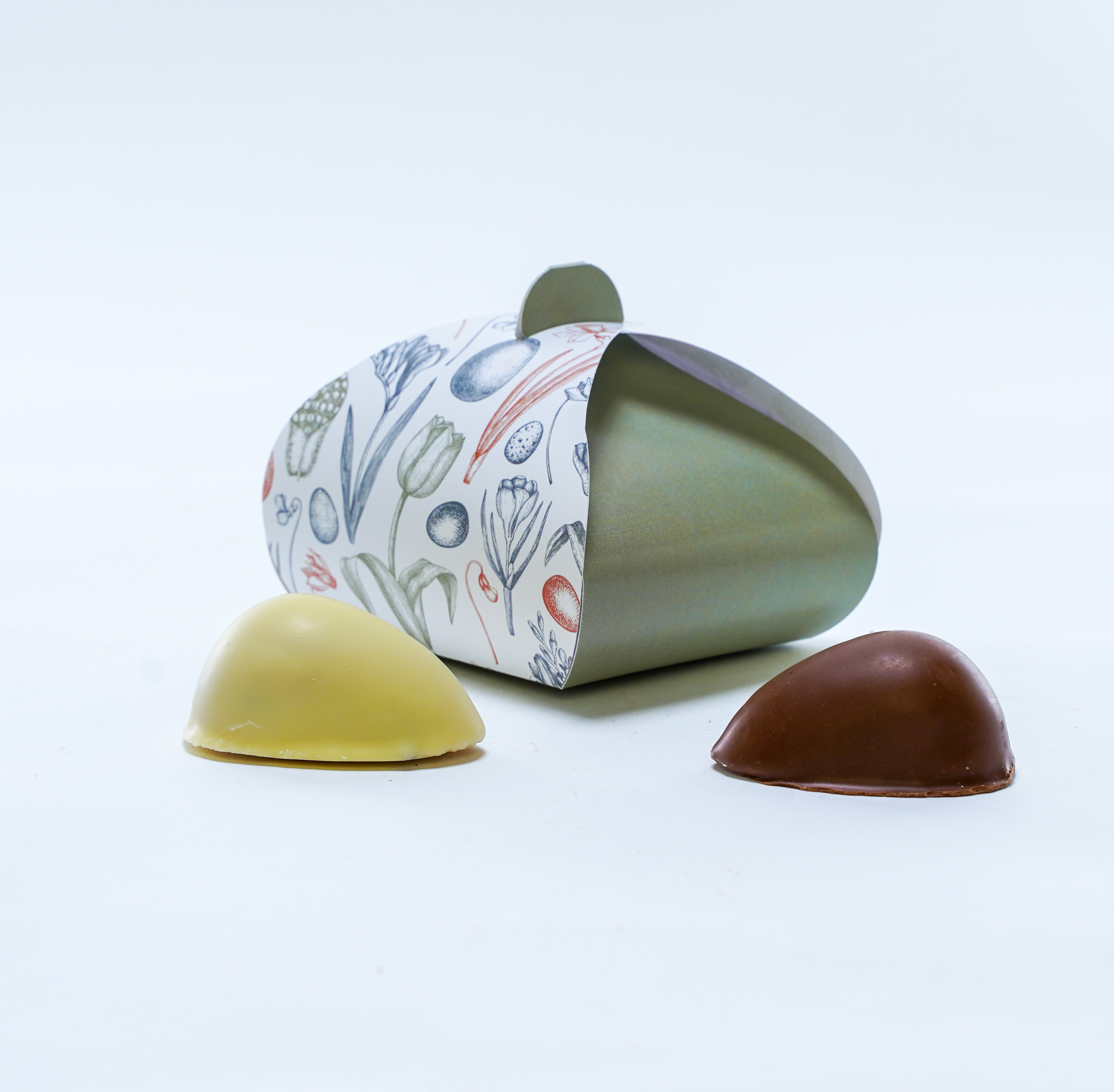 

Lotusæske, 2 store assorterede marcipan æg 64g